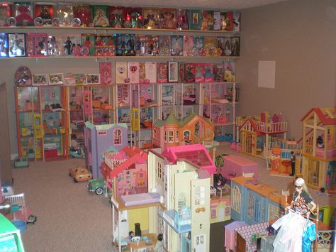 By Missypants 1:6th Scale Barbie Houses, Diy Barbie House, Barbie Playsets, Barbies Pics, Barbie Room, Barbie Diorama, Barbie Doll Accessories, Nostalgic Toys, Barbie Doll House