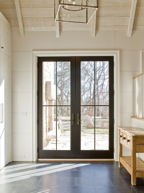 double door Renovation Facade, Farmhouse Patio, French Doors Exterior, Black Front Doors, Farmhouse Front Door, French Doors Patio, Entrance Design, French Doors Interior, Black Doors