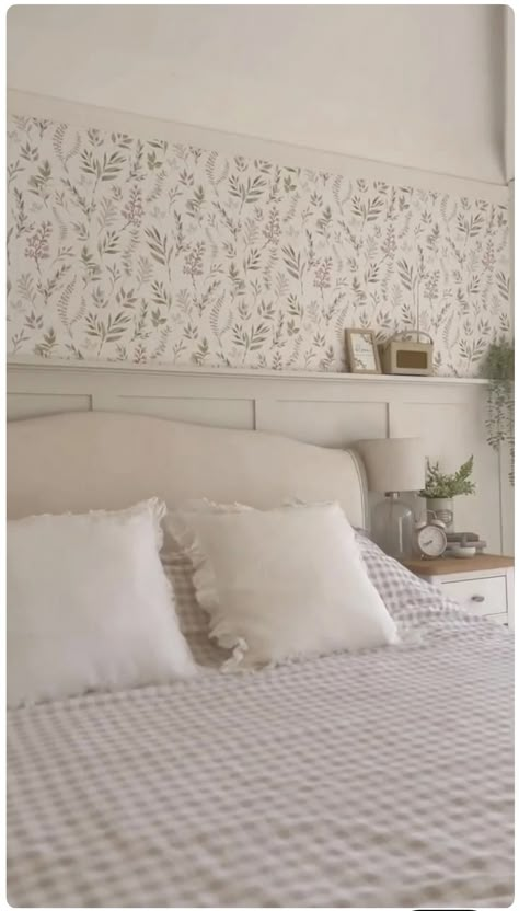 Country Cottage Bedroom, Bedroom Wallpapers, Bedroom Wallpaper Ideas, Feature Wall Bedroom, Wallpapers Ideas, Bedroom Panel, Bedroom Renovation, Bedroom Wallpaper, Cottage Bedroom