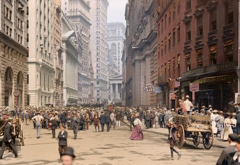 NEW YORK | 45 Broad St | 1,200 FT | 68 FLOORS - Page 6 - SkyscraperPage Forum Colorized Photos, Lower Manhattan, Interesting News, Day And Time, Early 1900s, Metropolis, Thing 1 Thing 2, Vintage Photos, 20th Century