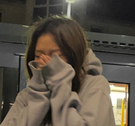 Girl hoodie icon crying teen at night pfp profile pic picture matching T_T TAT Night Pfp, Hoodie Icon, Books And Pens Photography, Happy Crying, Fake Photo Short Hair, Crying At Night, Crying Face, Girl Hoodie, Hoodie Aesthetic