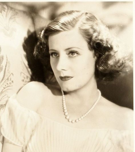 Irene is perhaps best known for her starring role in the tear-jerker "Penny Serenade". Irene Dunne, Classic Movie Stars, Rita Hayworth, Old Hollywood Glamour, Golden Age Of Hollywood, Hollywood Actor, Classic Films, Classic Movies, Best Actress