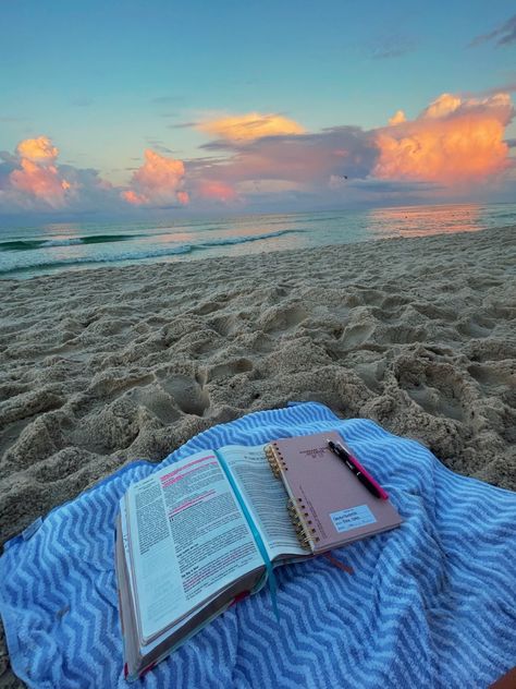 Christian Vision Board, Christian Bible Study, Christian Pictures, Christian Bible Quotes, Bible Study Notes, Jesus Is Life, Bible Quotes Prayer, My Pinterest, Summer Dream