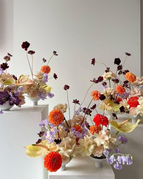 September Studio Flowers, Tablescape Design, Orange Weddings, Sage Flowers, Modern Floral Arrangements, Modern Wedding Flowers, Ikebana Arrangements, Flowers Arrangements, Floral Arrangements Wedding