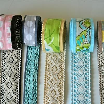 Lace Belt Tutorial {Pictured Instructions} Belt Tutorial, Lace Belt, Diy Belts, Elastic Belt, Fabric Belt, Diy Blog, Diy Accessories, Sewing Room, Ornaments Diy