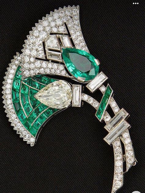 Emerald Brooch, Bijoux Art Deco, Art Deco Jewelry Vintage, Bijoux Art Nouveau, Art Deco Brooch, Art Nouveau Jewelry, Diamond Brooch, Deco Jewelry, Art Deco Diamond