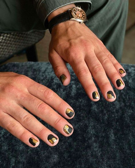 Nail Boy, Man Manicure, Sparkly Black Nails, Nail Designs Black, Black Nail Art Designs, Men Nails, Man Nails, Mens Manicure, Gold Gel Nails