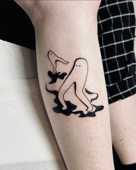 Fresno Nightcrawler Tattoo, Nightcrawler Tattoo, Cryptid Tattoo, Finch Tattoo, Fresno Nightcrawler, Thigh Tat, Fresh Tattoo, Spooky Tattoos, Cute Shark