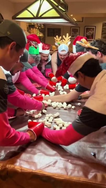 Marshmallow Game, Marshmallow Games, Elf Movie Party, Party Games Christmas, Christmas Eve Games, Fun Family Christmas Games, Elf Ideas Easy, Elf Games, Xmas Games