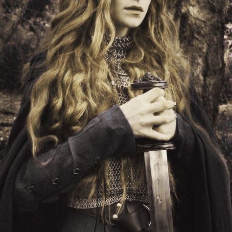 Eowyn Aesthetic, Rohan Lord Of The Rings, Lord Of The Rings Aesthetic, Nerd Aesthetic, Bad Father, Rings Aesthetic, White Lady, Shield Maiden, Laura Ingalls