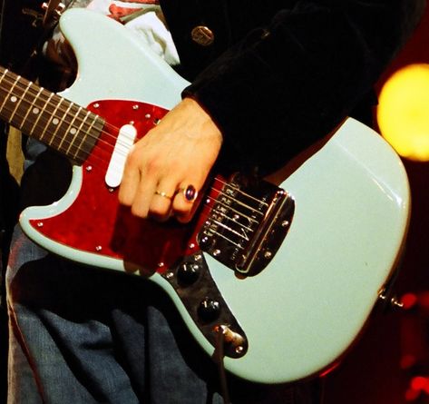 Kurt Cobain, Nirvana, Mtv, Electric Guitar, Guitar, Band, Tumblr, Red, Blue