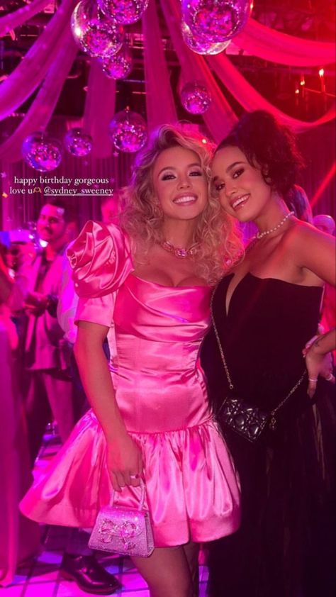 Prom Theme Party, 80s Prom Party, Tacky Wedding, Retro Prom, 80s Birthday Parties, 90s Prom, Hollywood Party Theme, Happy Birthday Gorgeous, 80s Theme Party