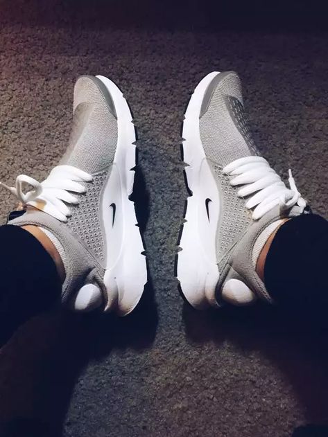 Nike Sock Dart Custom - Imgur Prince Shoes, Trending Shoes For Men, Men Fashion Shoes, Fashion Shoes For Men, Nike Sock Dart, Nike Sneakers Mens, Nike Boots, White Nike Shoes, Casual Shoes For Men