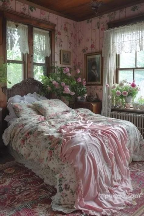 Romantic Vintage Bedroom, Romantic Vintage Bedroom Ideas, Coquette Aesthetic Room, Vintage Bedroom Ideas, Pink Bedroom Ideas, Shabby Chic Decor Bedroom, Bedroom Ambiance, Chic Bedroom Decor, House Aesthetic