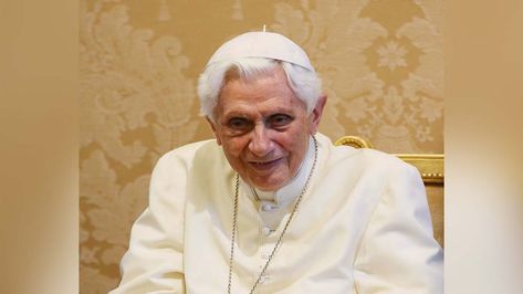 Pope Emeritus Benedict XVI is “very ill”. Photo: Getty Images Pope Francis asked last Wednesday to pray for Benedict XVI, the ex-pontiff who was “very ill”.and today he passed away, Vatican Confirmed the “deteriorating” state of health of the German cleric and indicated that he had received a visit his successorSo believers around the world […] Family Worship Night, New Pope, Giving Thanks To God, Benedict Xvi, Cool Games To Play, Pope Benedict Xvi, Pope Benedict, Family Worship, Special Prayers