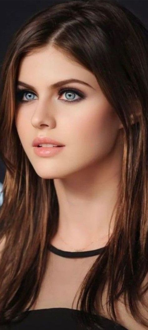 Beutifull Woman Face, Alexandra Daddario Baywatch, Alexandria Daddario, World Beauty, Debby Ryan, Female Eyes, Wet Dreams, Inspiring Women, Stunning Eyes