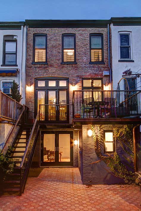 Park Slope Brownstone – Ben Herzog Architect, PC Apartment Exterior Design, Brownstone Homes, Townhouse Exterior, Apartment Exterior, Brooklyn Brownstone, Exterior Stairs, Windows Exterior, Row House, Cool Apartments