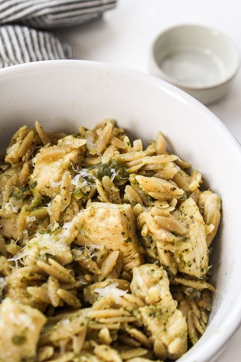 Creamy Pesto Chicken Orzo, Creamy Pesto Orzo, Orzo Recipes Pesto, Chicken Pesto Orzo Recipes, Orzo Pesto Recipes, Pesto Orzo Chicken, Rotisserie Chicken Side Dishes, Chicken Pesto Orzo, Pesto Orzo Recipes