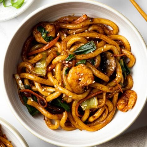 Shrimp Udon Stir Fry - Bites of Beri Udon Stir Fry Recipe, Shrimp Udon, Udon Stir Fry, Shrimp Marinade, Vegetarian Oyster Sauce, Shrimp Stir Fry, Juicy Shrimp, Stir Fry Recipe, Stir Fry Sauce