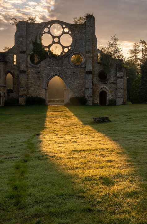 Druids Temple, Amazing Buildings, Future Wedding Plans, Autumn 2023, Famous Places, Ancient Ruins, Pretty Places, Beautiful World, Cool Places To Visit