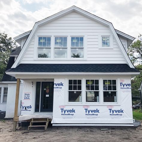 Gambrel Roof House Interior, Gambrel Roof Chicken Coop, Gambrel House Exterior Color Schemes, Gambrel Colonial House, Gambrel House Addition, Gambrel Addition, Gambrel Roof Trusses, Gambrel Barn House, Gambrel Roof House