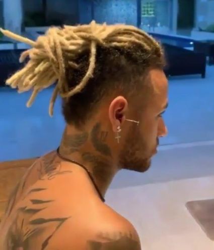 Neymar Braids, Dreadlock Mohawk, Noodle Hair, Mohawk For Men, Dreadlocks Hairstyles, Dreadlocks Men, Mohawk Hairstyles Men, Course Hair, Dreadlock Hairstyles For Men