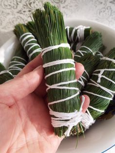 Life in Marianna, Pennsylvania: DIY Pine Needle Crafts Woodsy Crafts Ideas, Smudge Sticks Diy, Holiday Craft Ideas, Pine Needle Crafts, Couple Holiday, Hippie Crafts, White Pine Tree, Basket Weaving Diy, Wiccan Crafts