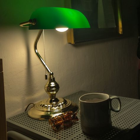 Green Bankers Lamp Aesthetic, Green Vintage Lamp, Vintage Desk Lamp Aesthetic, Green Room Accessories, Green Lamp Aesthetic, Green Desk Aesthetic, Desk Lamp Aesthetic, Bank Lamp, Green Desk Lamp