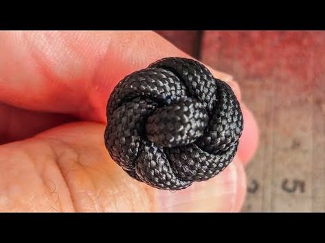 Lanyard Knot, Crown Knot, Button Knot, Paracord Bracelet Designs, Knot Tutorial, King's Crown, Hand Jewellery, Paracord Knots, Knots Diy