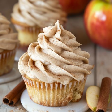 Apple Cider Cupcakes and Brown Sugar Cinnamon Buttercream Cider Muffins, Apple Cider Cupcakes, Cinnamon Buttercream Frosting, Apple Cider Muffins, Fall Yummies, Cinnamon Buttercream, Brown Sugar Frosting, Cranberry Compote, Delish Desserts