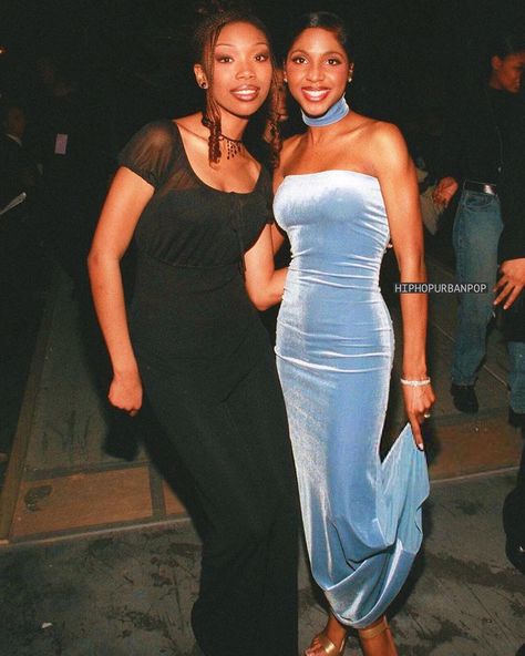 Image may contain: one or more people and people standing Toni Braxton 90s, 90s Theme Party Outfit, Black 90s Fashion, Brandy Norwood, Foreign Celebrities, 90s Aesthetics, Classic Hollywood Glamour, 90s Fashion Women, Tamar Braxton