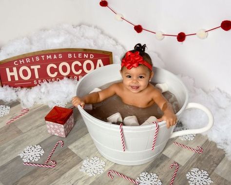 Winter Hot Chocolate, Christmas Baby Pictures, 12 Days Of Xmas, Diy Hot Cocoa, Baby Photo Shoot, Baby Christmas Photos, Chocolate Babies, Monthly Baby Pictures, Newborn Baby Photoshoot