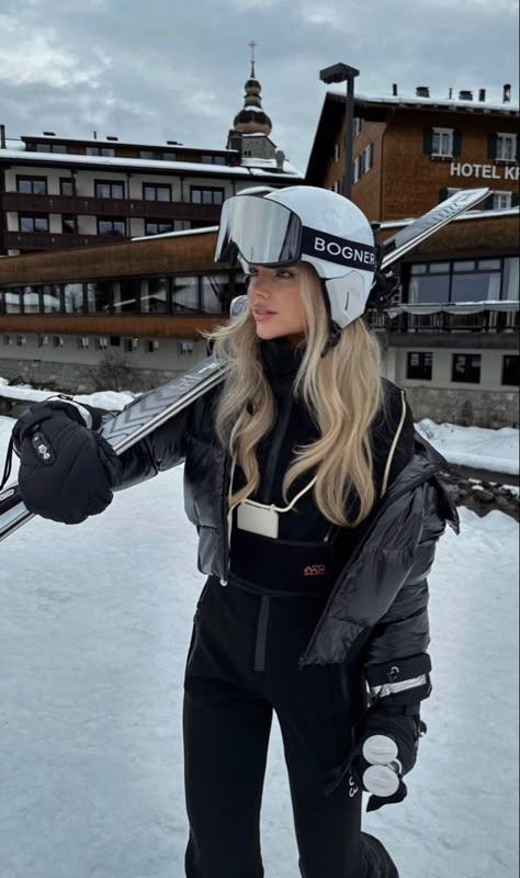 Afterski Outfit, Skii Outfit, Mode Au Ski, Ski Fits, Ski Trip Outfit, Apres Ski Outfits, Snow Outfits, Ski Aesthetic, Ski Outfits