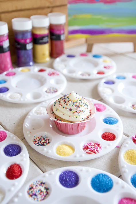 Every little girl dreams of princesses, kittens, mermaids, sparkles, ponies, candy, and pink EVERYTHING on their birthday. Here are a few creative DIY decor ideas for an unforgettable birthday party! Theme Painting, Diy Cupcake, Shopkins Party, Happy 5th Birthday, Art Birthday Party, Baking Party, Bday Girl, Snacks Für Party, Art Birthday