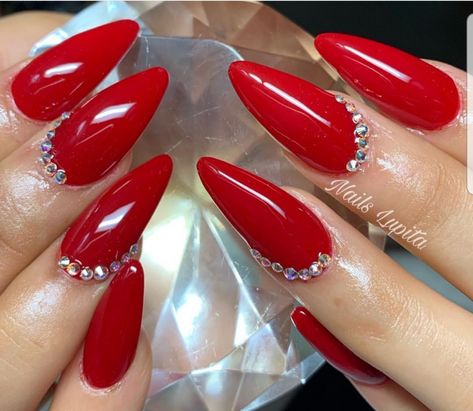 Red Nails With Stones Design, Red Nails Stones, Red Stone Nails, Red Nails With Gems Rhinestones, Red Nails Diamonds, Red Nails With Stones, Red Bridal Nails, Red Nails With Gems, Red Summer Nails