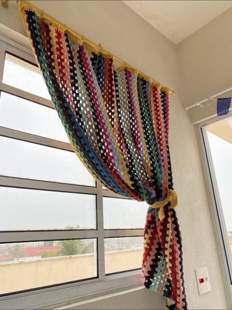 Crochet Curtain Pattern, Design Villa, Crochet Curtains, Crochet Home Decor, Village House, Fun Crochet Projects, Curtain Patterns, Diy Crochet Projects, Villa Design