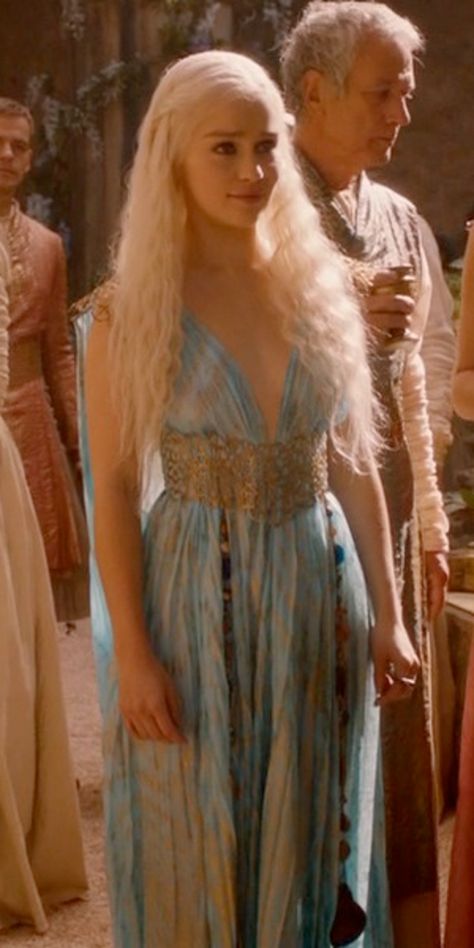 Daenerys Targaryen Blue Dress, Daenerys Targaryen Qarth, Daenerys Targaryen Outfits, Khaleesi Costume, Daenerys Costume, Daenerys Targaryen Dress, Daenerys Targaryen Costume, Game Of Thrones Dress, Game Of Thrones Outfits