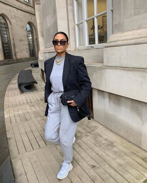 Styling Grey Sweatpants, Grey Sweats Outfit, Styling Sweatpants, Charlotte Emily Sanders, Emily Sanders, Grey Sweatsuit, Charlotte Emily, Corporate Baddie, Cold Fashion