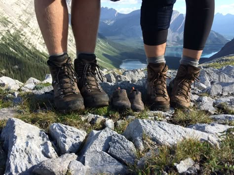 Hiking Baby Announcement, Mountain Baby Announcement, Camping Baby Announcement, Hiking Pregnancy Announcement, Camping Pregnancy Announcement, Adventure Baby Announcement, Hiking Poses, Baby Hiking, Pregnancy Announcement Pictures