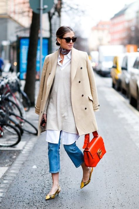 Casual Chique Stijl, Fall Fashion Coats, Style Casual Chic, Beige Outfit, Bootcut Jean, Looks Street Style, Fashion Weeks, Street Style Inspiration, Inspired Outfits