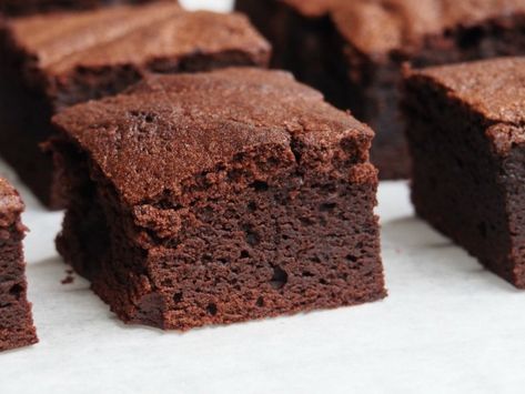 Donna Hay Brownies, Twix Brownies, Mars Bar, Donna Hay, Blondie Brownies, Pastry Dough, Brownie Recipes, Dinner Ideas, Baking Recipes