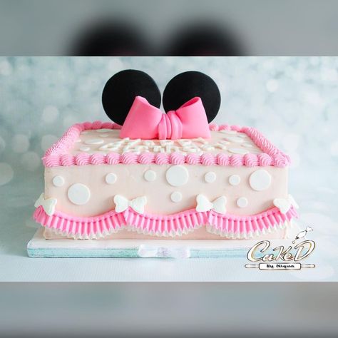 Minnie Mouse Buttercream Sheet Cake. Minnie Mouse Square Cake, Minnie Mouse Cake Sheet, Minnie Sheet Cake, Minnie Mouse Sheet Cake, Pastel Mimi, Buttercream Sheet Cake, Sheet Cakes Decorated, Pastel Rectangular, Minnie Mouse Birthday Theme