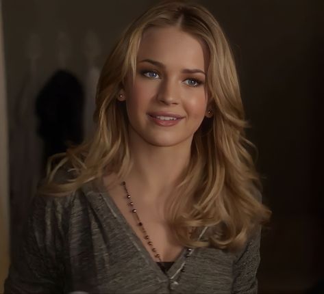 Britt Robertson Hair, Cassie Blake Aesthetic, Alexa Blair Robertson, Megan Rath, Faceclaims Female, Casey Newton, Paz Hippie, The Secret Circle, Secret Circle