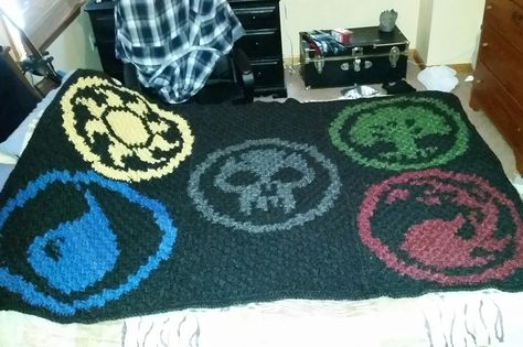 Magic the gathering crochet blanket Magic The Gathering Crochet Pattern, Mtg Crochet Patterns, Crochet Magic The Gathering, Mtg Crochet, Mtg Crafts, Game Crochet, Magic Card Game, Diy Geek, Geek Diy