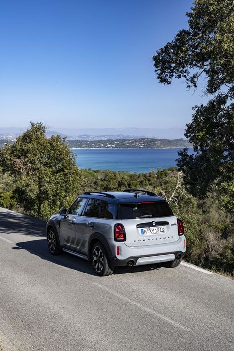 2022 Mini Cooper S Countryman ALL4 Untamed Edition - Free high resolution car images Mini Cooper Country Man, Mini Cooper D, Country Man, Great Wallpapers, Luxury Helicopter, Dream Whip, Mini Cooper Countryman, Cooper Countryman, Mini Coopers