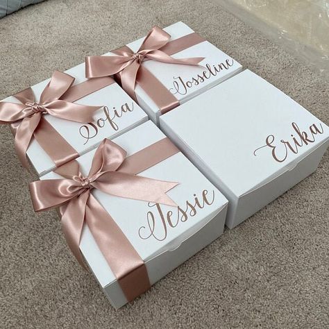 Satin Bow Diy, Shower Prizes, Personalized Hangers, Pew Bows, Bows Diy, Decorative Basket, Bridesmaid Box, Gift Wrapping Bows, Wedding Gift Boxes