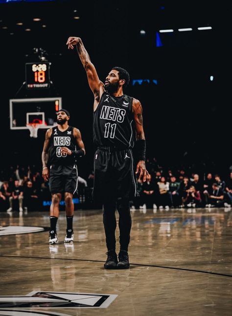 Nets Basketball Brooklyn, Kyrie Irving Wallpapers Brooklyn, Kyrie Irving Pfp, Kyrie Irving Wallpapers Aesthetic, Kyrie Irving Nets, Kyrie Irving Wallpapers, Cool Basketball Pictures, Kyrie Irving Brooklyn Nets, Kyrie Irving Celtics