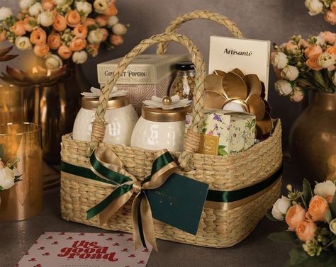 Food Box Ideas Gift, Big Hampers Ideas, Diwali Dessert Hampers, Diwali Gift Packing Ideas, Gift Hampers Packaging Basket Ideas, Diwali Hampers Baskets, Diwali Hamper Packing Ideas, Diwali Hampers Ideas, Beige Gifts