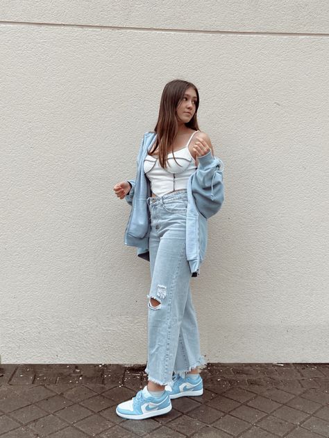 Outfits With Ice Blue Jordans, Ice Blue Jordans Outfit, Blue Jordans Outfit, Blue Sneakers Outfit, Jordan Fit, Blue Dunks, Jordan Outfits Womens, Dunk Outfits, Denim Pants Outfit