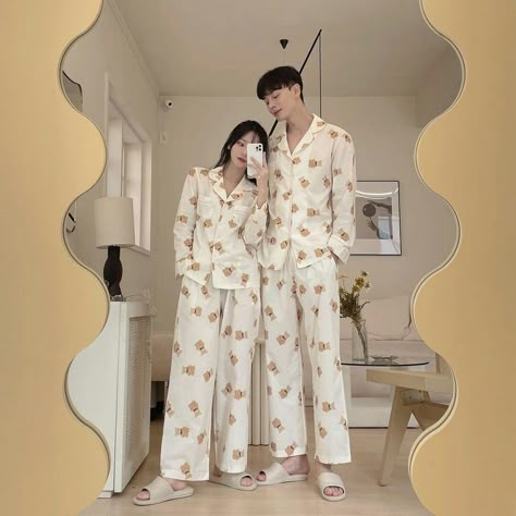 Couple Pijama, 97 Liners, Korean Aesthetic Outfits, Matching Couple Pajamas, Outfit Couple, Pajamas Aesthetic, Suits Korean, Pajama Outfit, Back To School Fashion